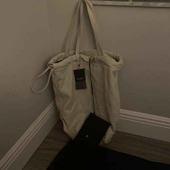 YSL authentic lamb skin bag. Card of authenticity. - Picture 12 of 17